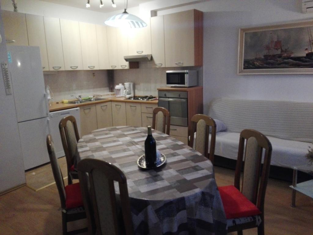 Apartman Drazin Каштела Экстерьер фото