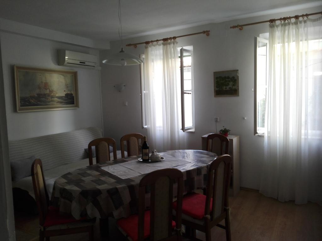 Apartman Drazin Каштела Экстерьер фото